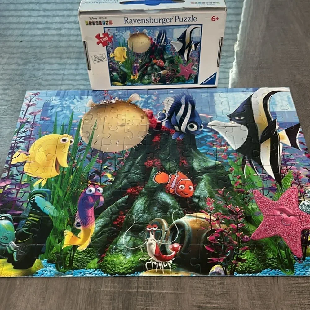 🧩 Finding Nemo Disney Pixar X Ravensburger 💯 piece Puzzle 🧩 6+ Handle Box📦